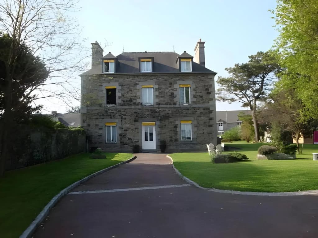 Chambres d'Hotes Le Manoir de la Salmonière - Miniature 3