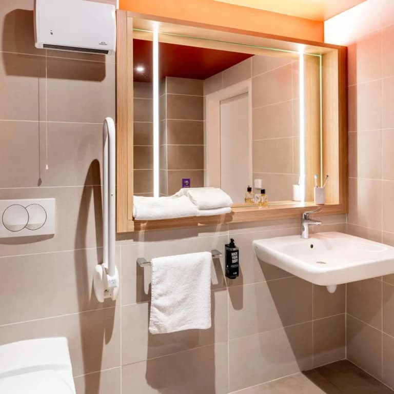 ibis Styles Prevessin Geneve Airport - Miniature 8