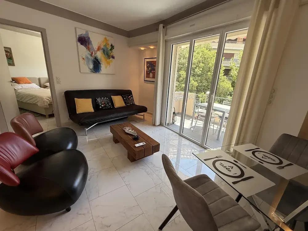 2 BR Apartment in the Center of Cannes - 2305 - Photo 2