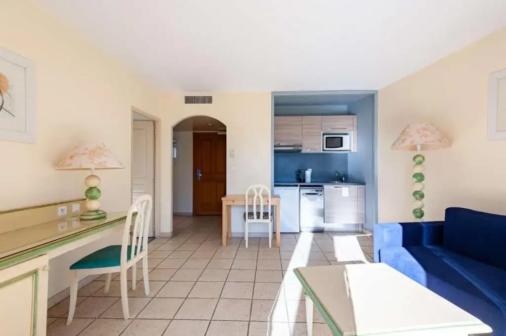ResidHotel Golf Grand Avignon - Photo 2