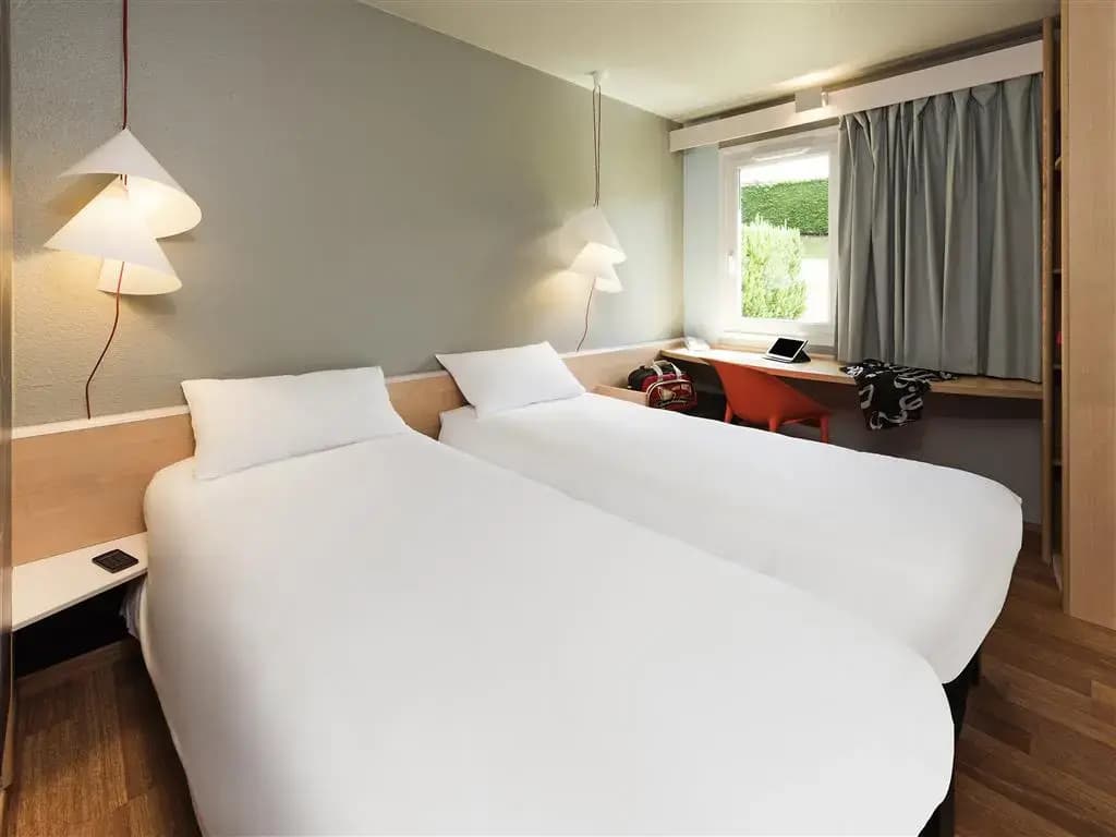 ibis Montbeliard - Miniature 6