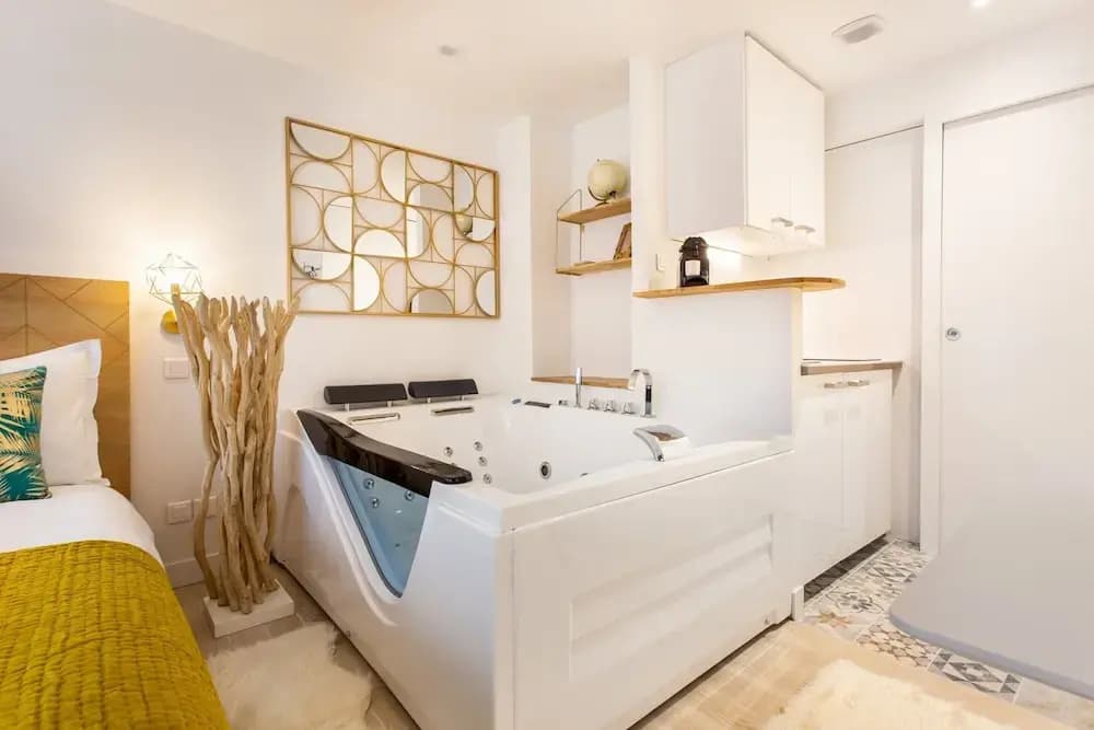 Love Room - 2P With Jacuzzi - Photo 4