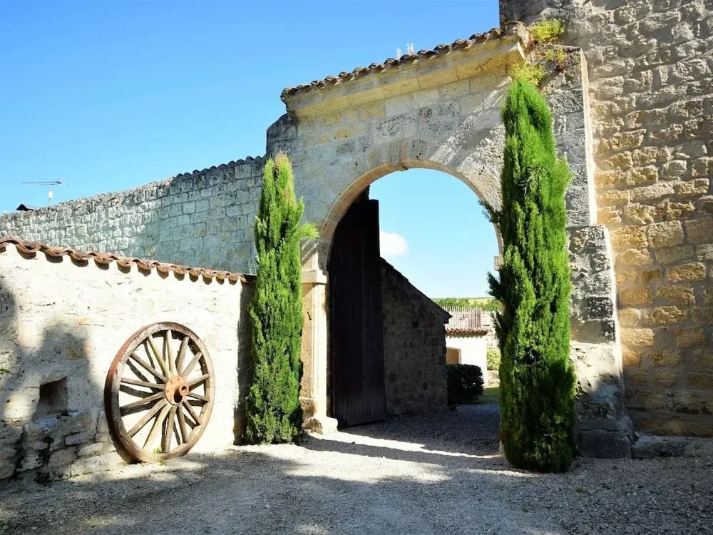 Castle Retreat Near Villages - Photo 1