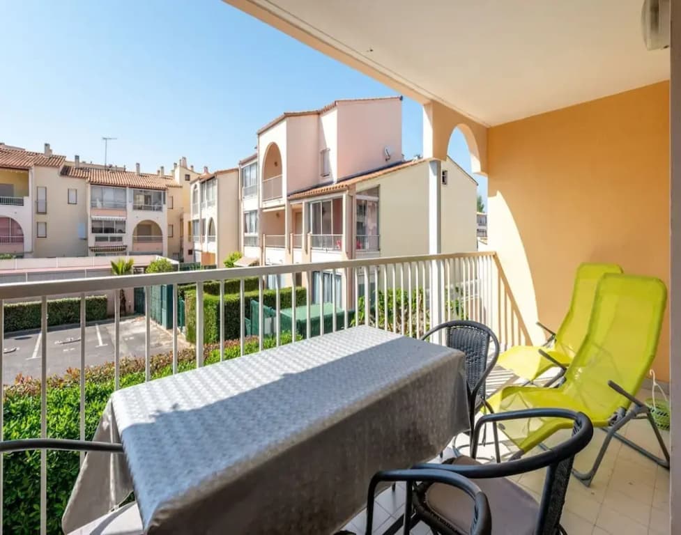 Serene Escape in Agde - Miniature 8