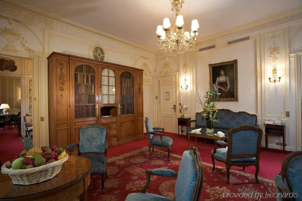 Hotel Raphael - Photo 2