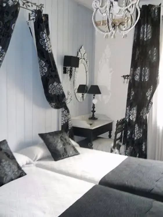 Hotel Saint Louis - Photo 2