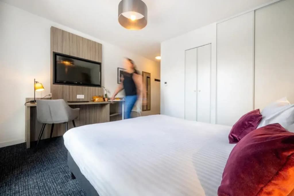 Nemea Appart Hotel Grand Coeur Nancy Centre - Miniature 6