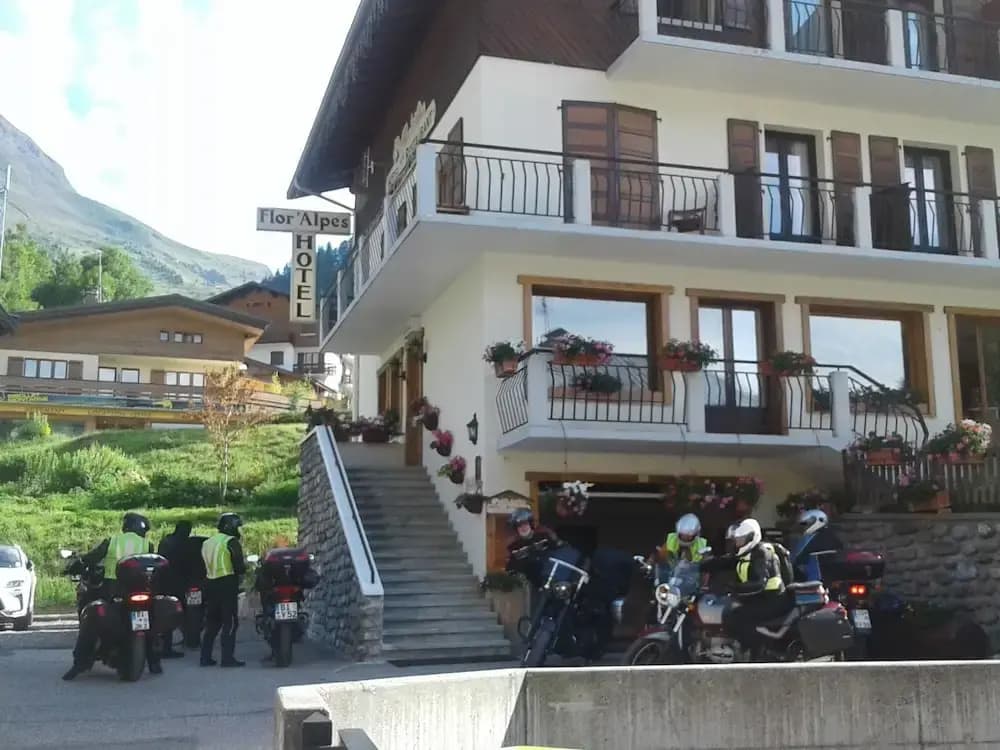 Hotel Flor'Alpes - Photo 1