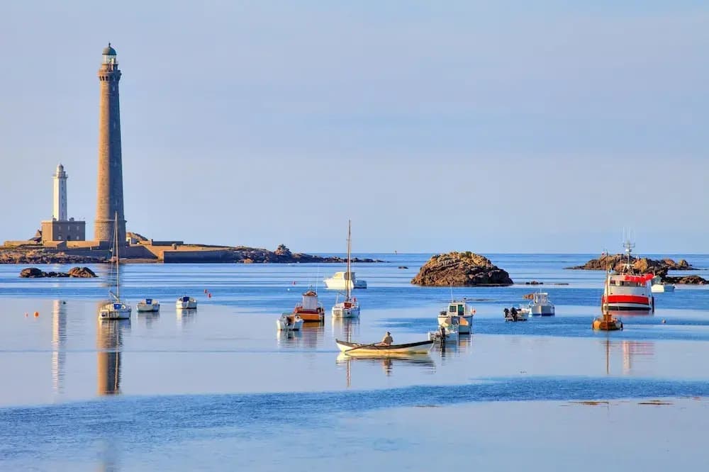 Unusual Accommodation Right on the Water - Miniature 6