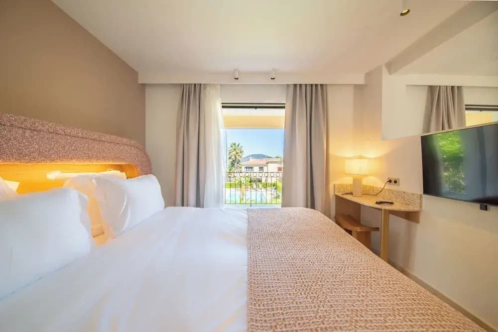 Hotel Brin D Azur Saint Tropez - Miniature 2