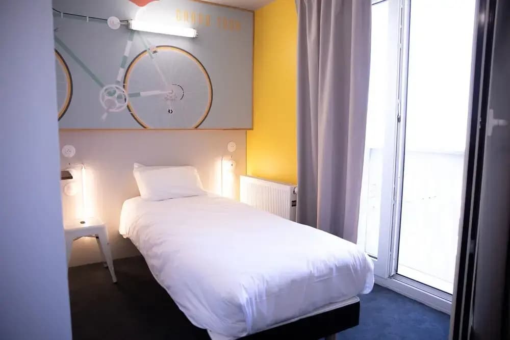 The People Hostel - Tours - Miniature 6