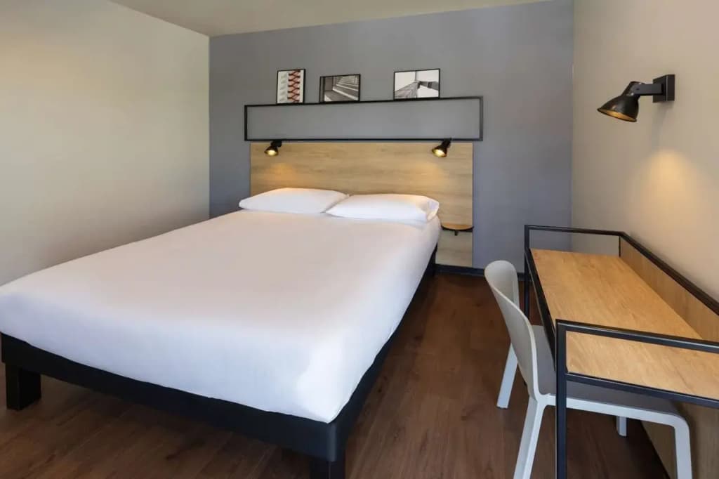 Ibis Marseille Marignane Technopole - Photo 1