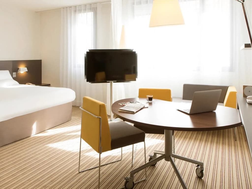 B&B HOTEL Rueil-Malmaison Gare - Photo 5