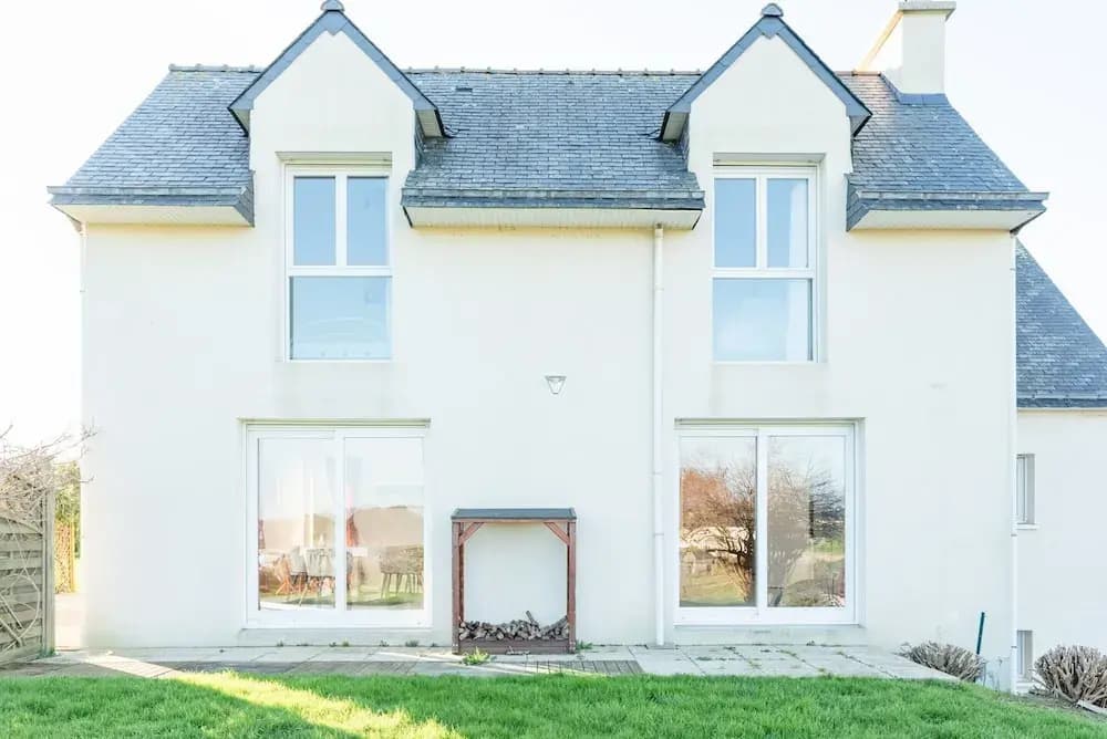 House in Saint-pabu Near Stunning Beaches - Photo 1