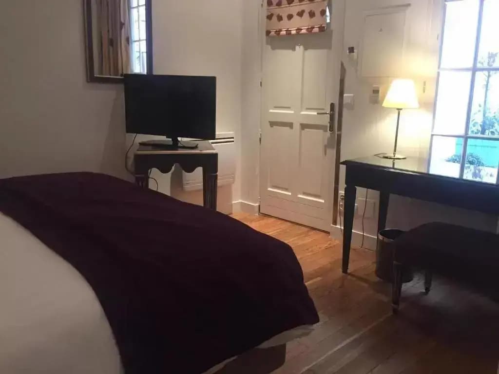 Hotel Unic Renoir Saint Germain - Photo 4