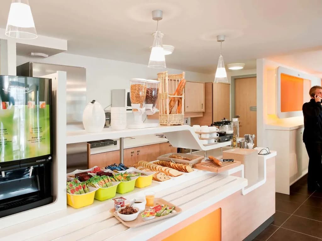 ibis budget Amboise - Miniature 8