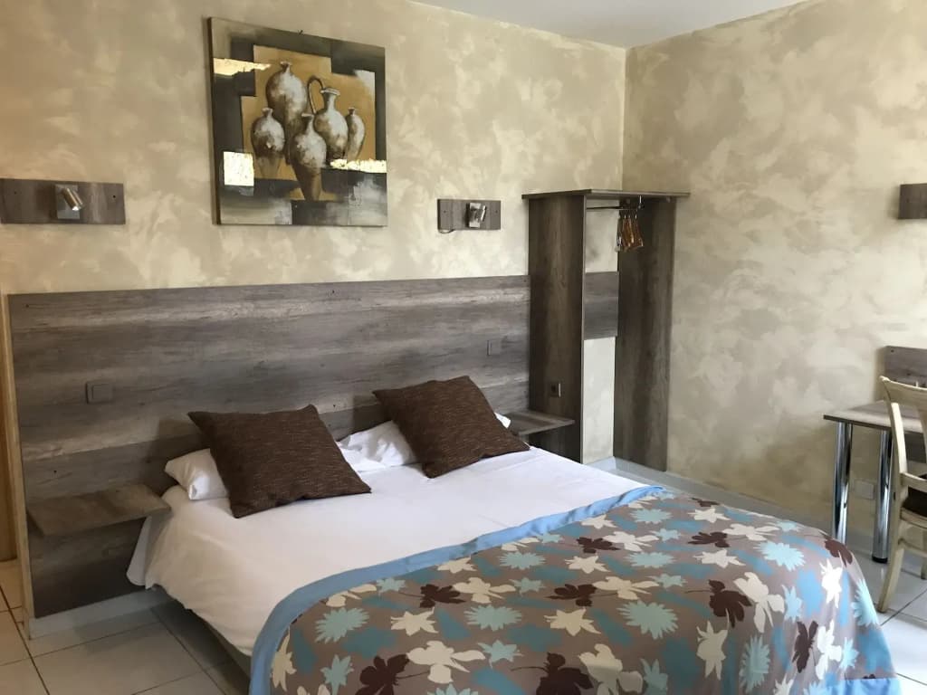 Auberge de Bonpas Logis de France - Photo 2