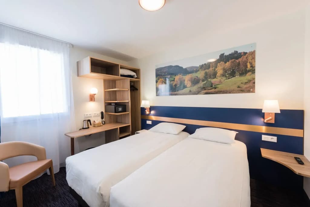 K Hotel - Miniature 6