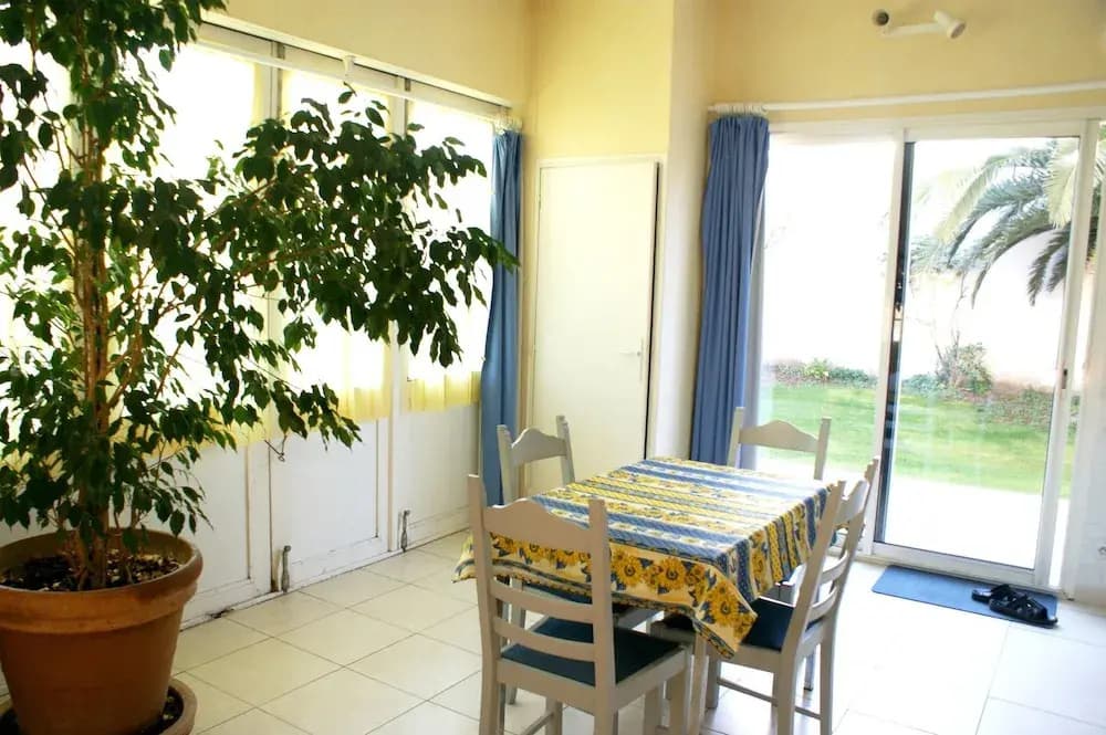 House With one Bedroom in Agde, With Pool Access, Enclosed Garden and - Miniature 6