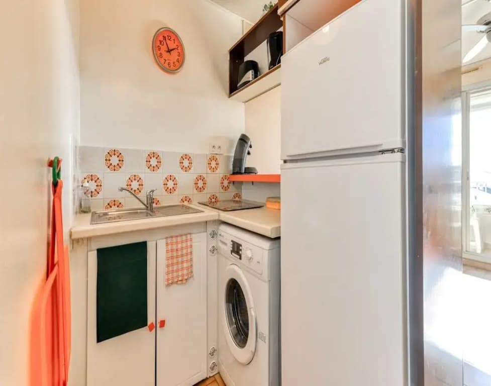 Sunny Apartment by the Sea - Photo 4