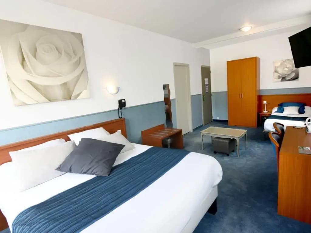 Logis Hotel du Chateau - Photo 1