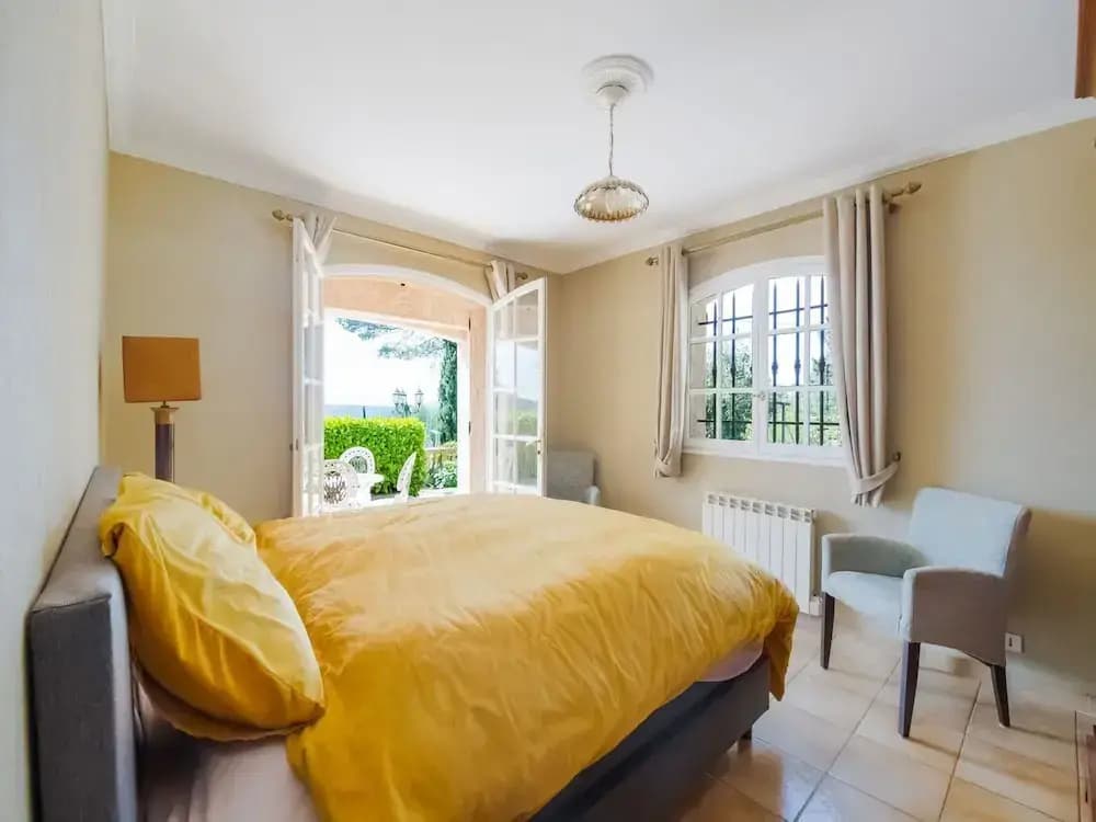 Nice Holiday Home in Lorgues - Photo 3