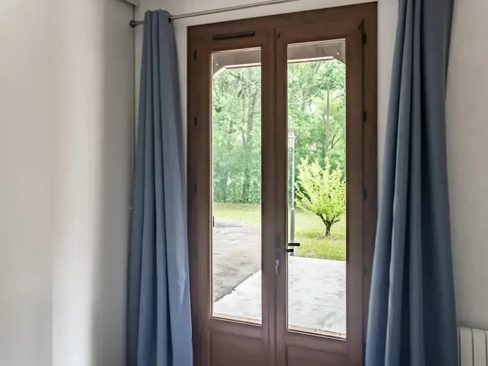 Dordogne Poolside Escape - Miniature 6