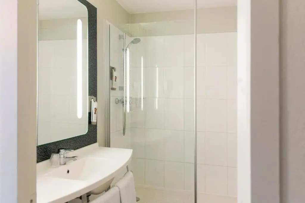 ibis Laval Le Relais d'Armor - Photo 4
