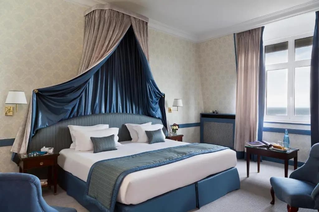 Hôtel Barrière Le Royal Deauville - Miniature 7