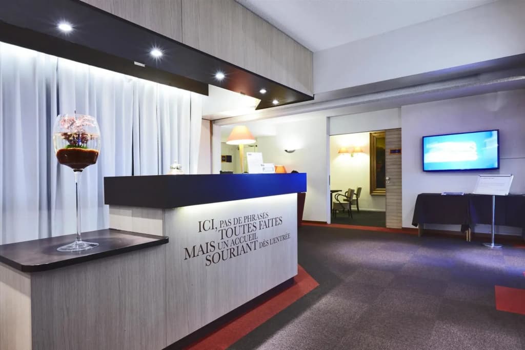 Hotel Kyriad Orleans Ouest - Photo 2