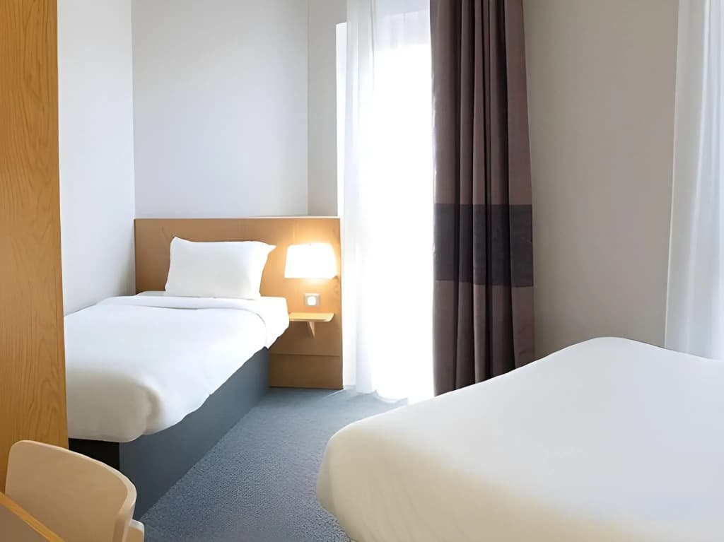 B&B HOTEL Marseille Euromed - Miniature 7