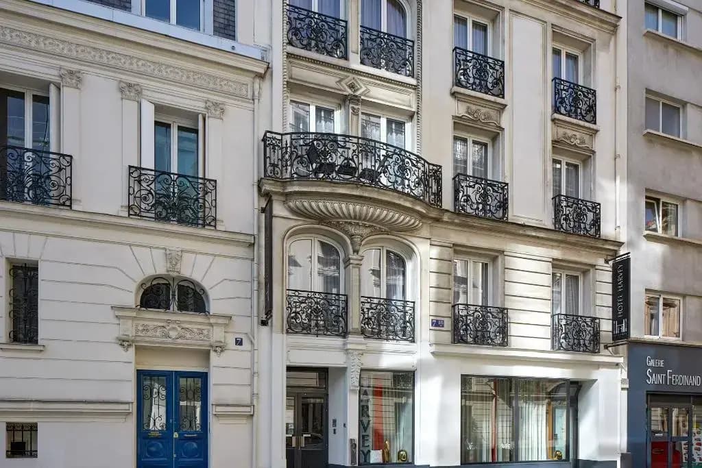 Hotel Harvey - Photo 1