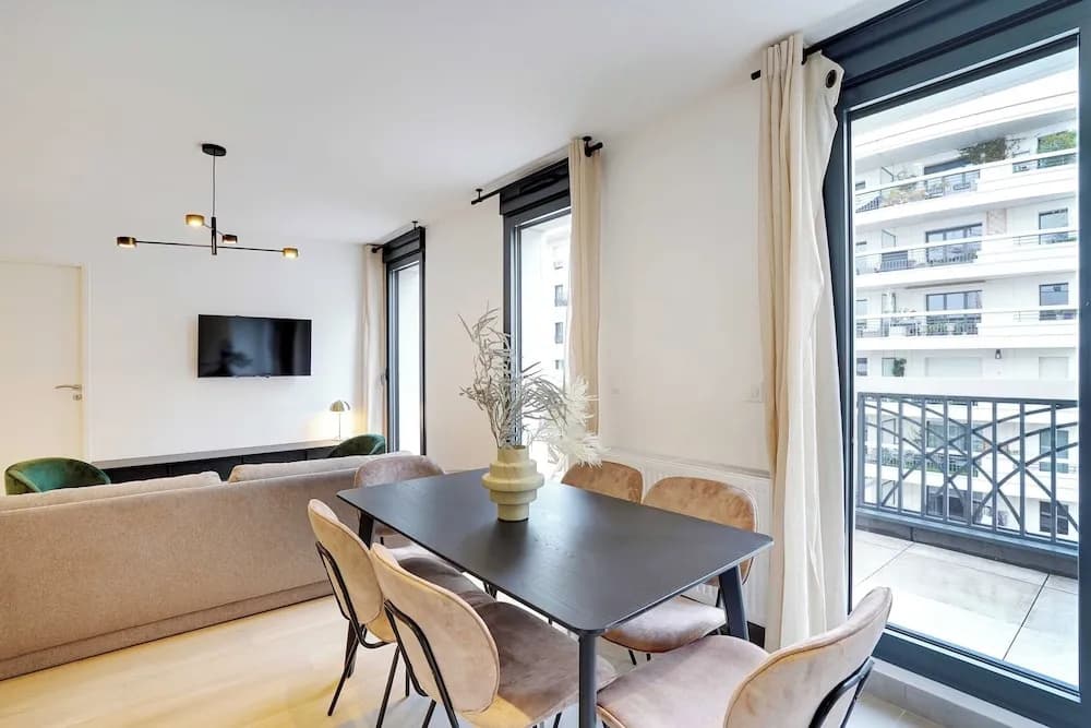 Duplex With Terrace in Levallois - Miniature 7