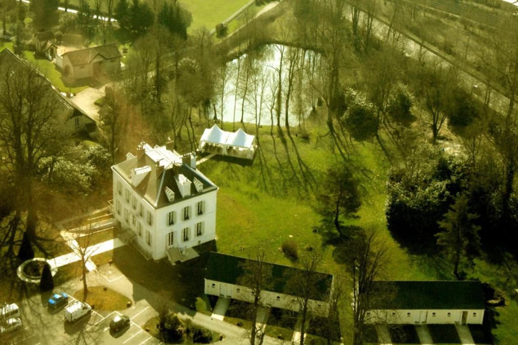Hostellerie du Châtel Les Billettes - Miniature 8