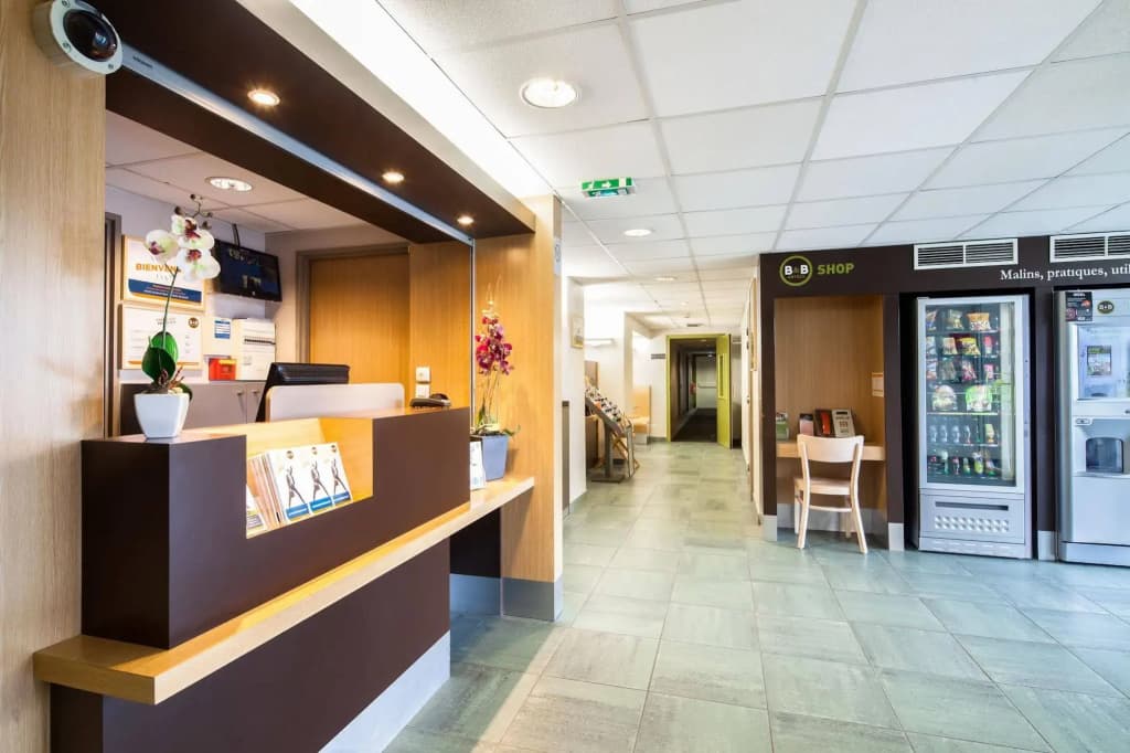 B&B HOTEL Creil Chantilly - Photo 2