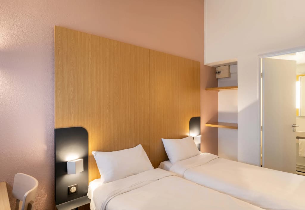 B&B HOTEL Vannes Est Golfe du Morbihan - Photo 2
