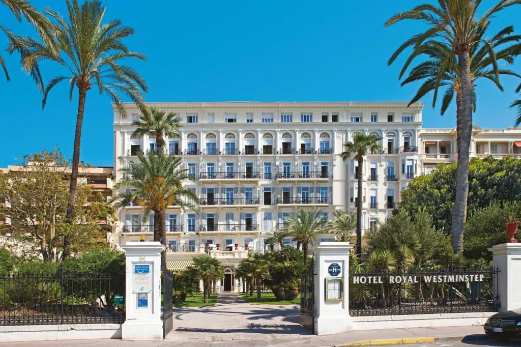 Hôtel Vacances Bleues Royal Westminster - Photo 1