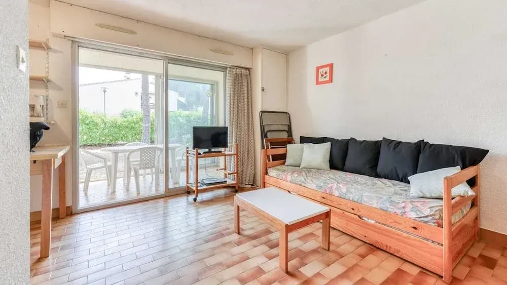 Peaceful Stay Near the Coast - Miniature 8