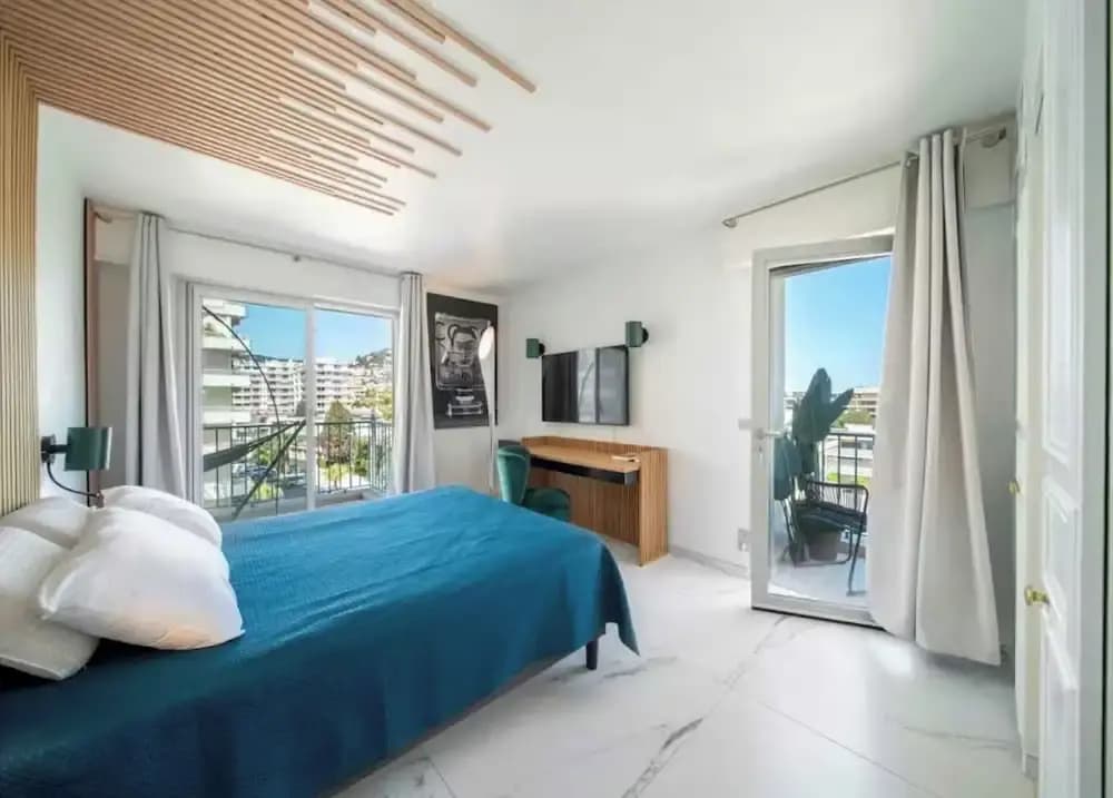 Modern Apartment - 3br- 6P - Palm Beah - Photo 3