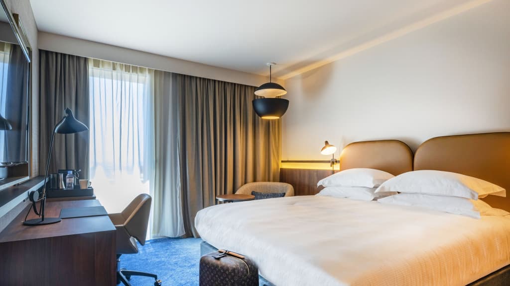 Crowne Plaza Nice Grand Arenas by IHG - Photo 4