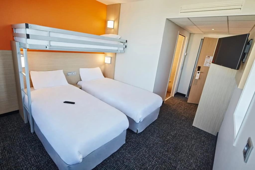Kyriad ECO - Clermont Ferrand Estaing - Photo 4