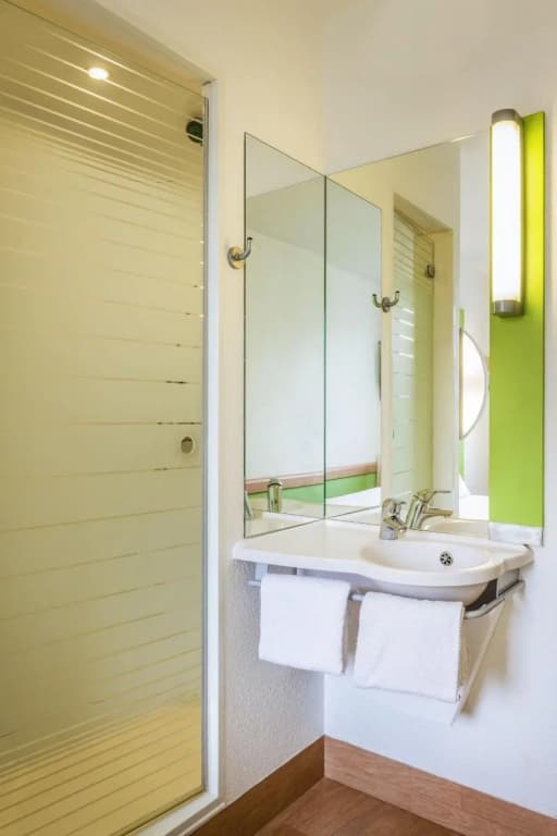 ibis budget Fréjus Saint-Raphaël Capitou A8 - Miniature 7