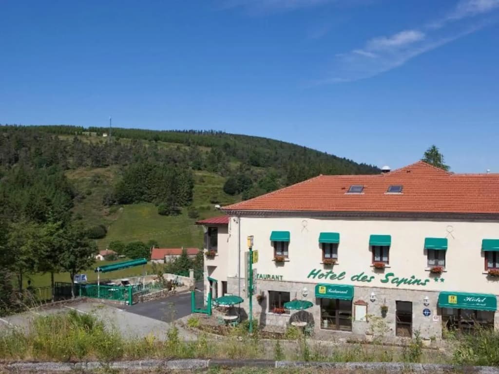 Logis Hotel Des Sapins - Photo 1