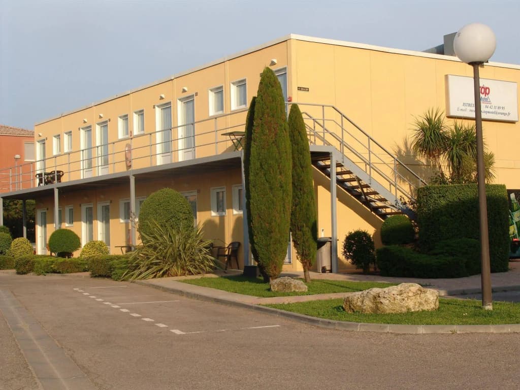 Top Motel - Photo 1