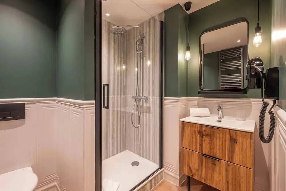 West Paris Suite - Photo 4