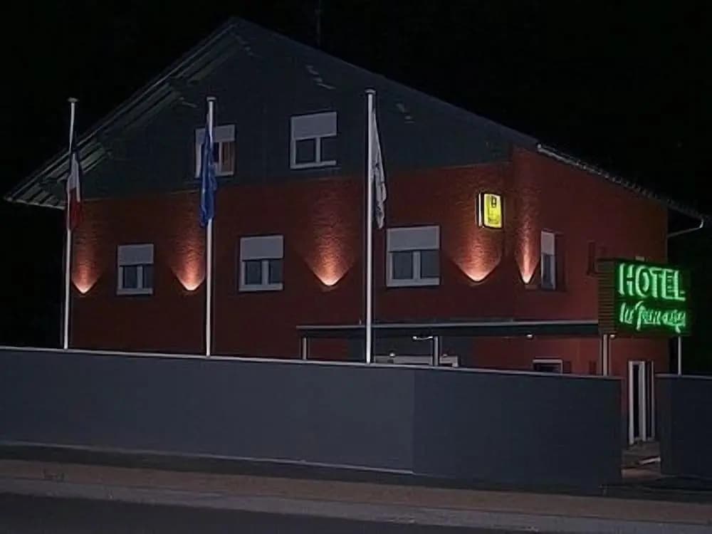Hotel les Perce Neige - Photo 1