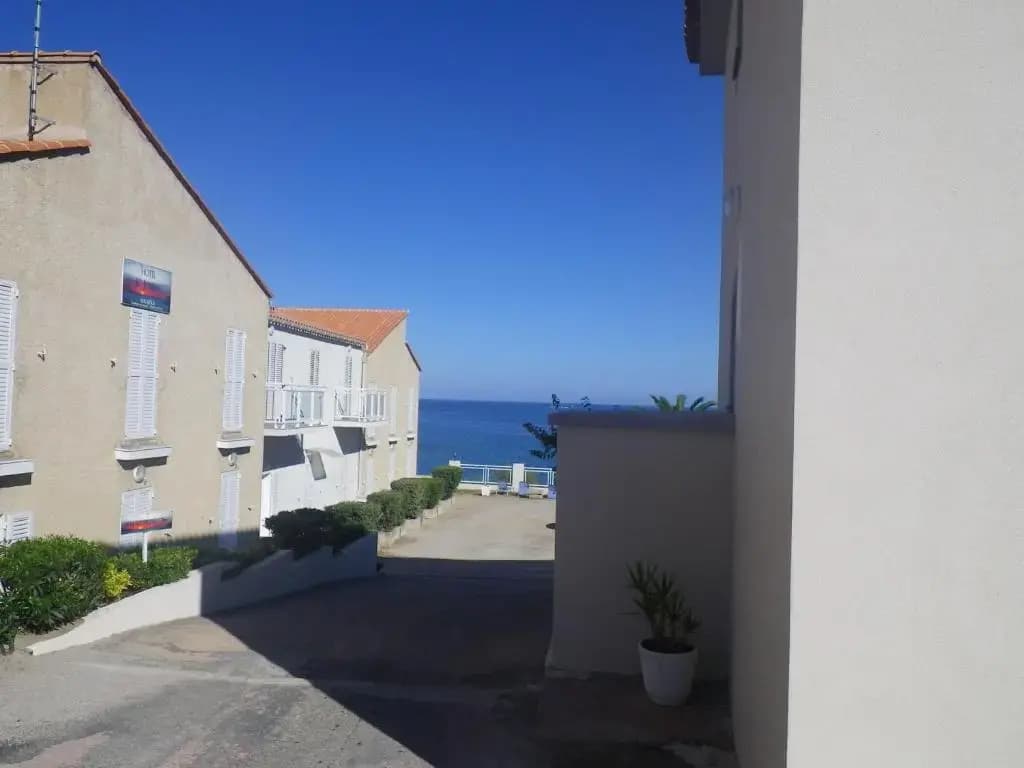 Hotel St Joseph - Miniature 2