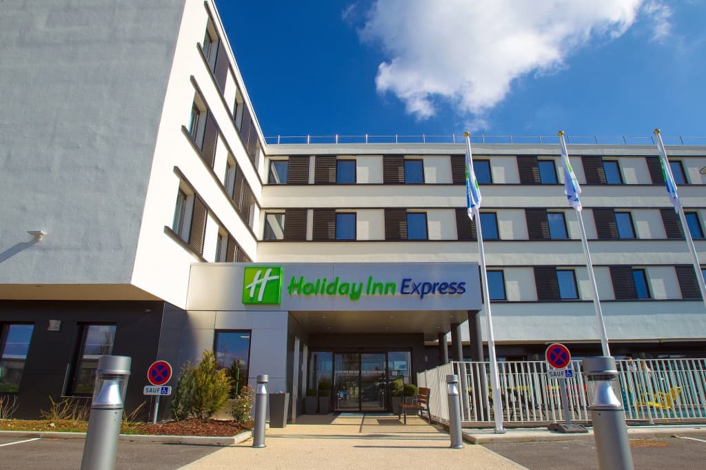 Holiday Inn Express Dijon by IHG - Photo 1
