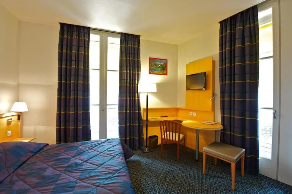 Hotel Le Bourbon - Photo 1