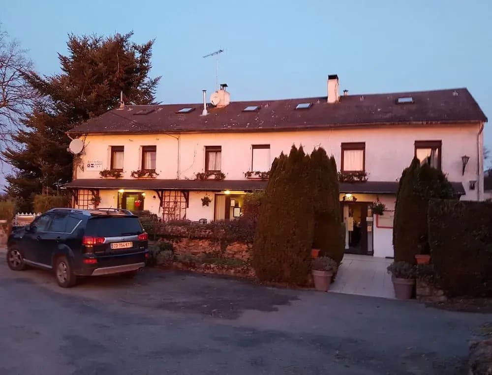 Le Ranch des Lacs, Hôtel Restaurant à Augne - Photo 1